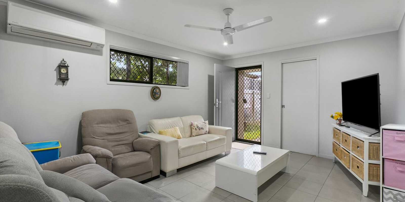 2/25 Lyndon Way Bellmere