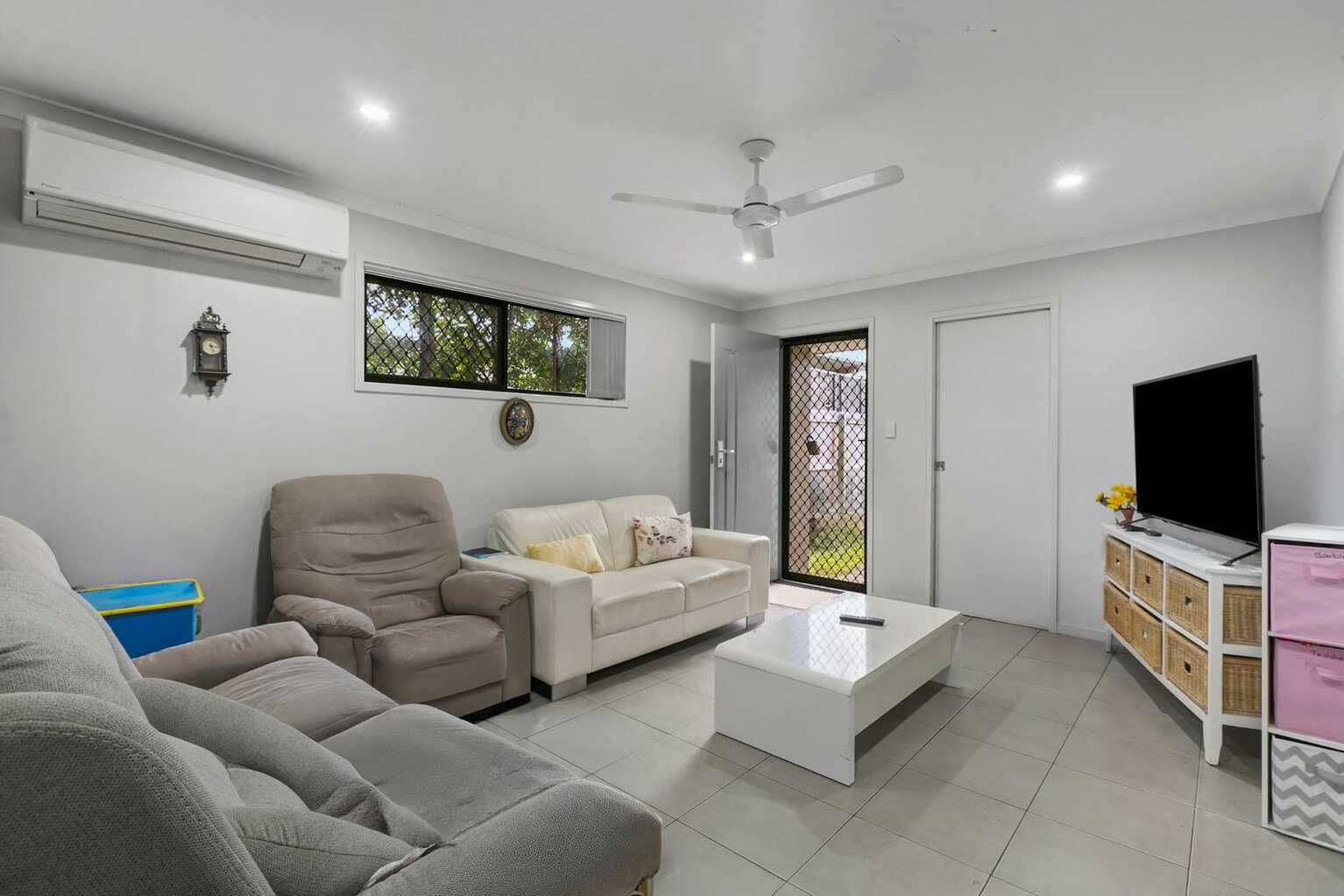 2/25 Lyndon Way Bellmere