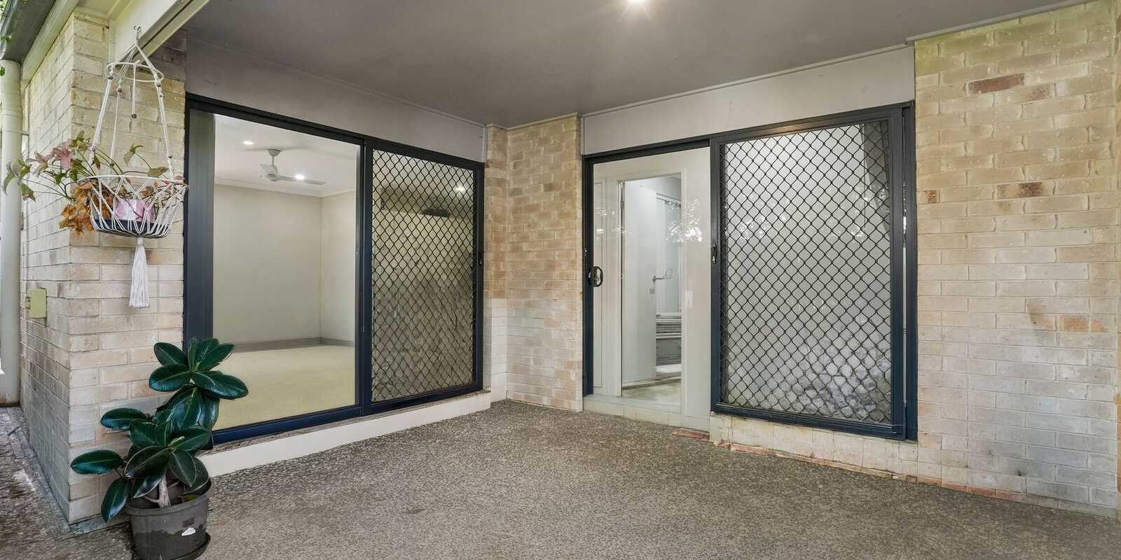 2/25 Lyndon Way Bellmere