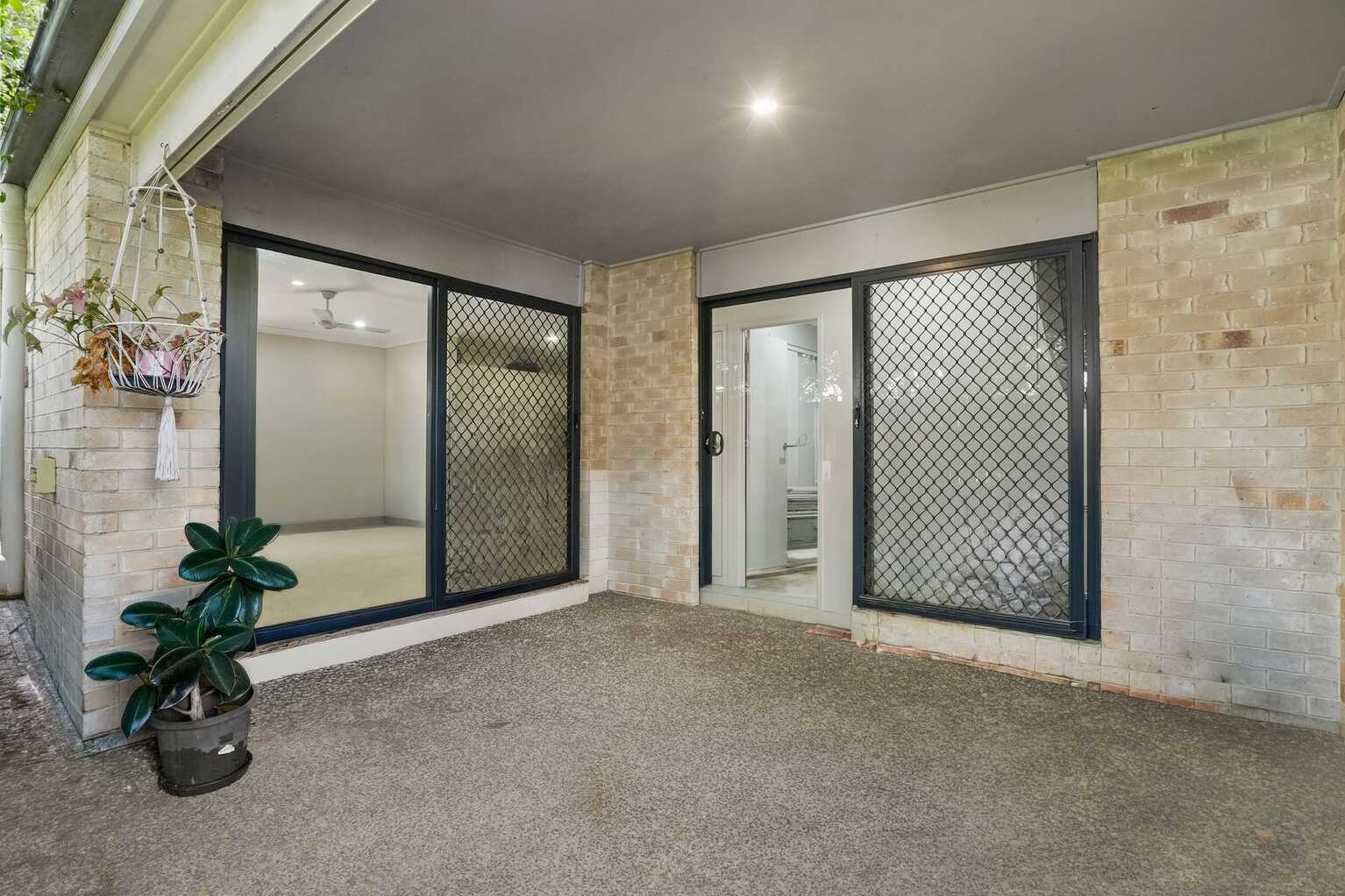 2/25 Lyndon Way Bellmere