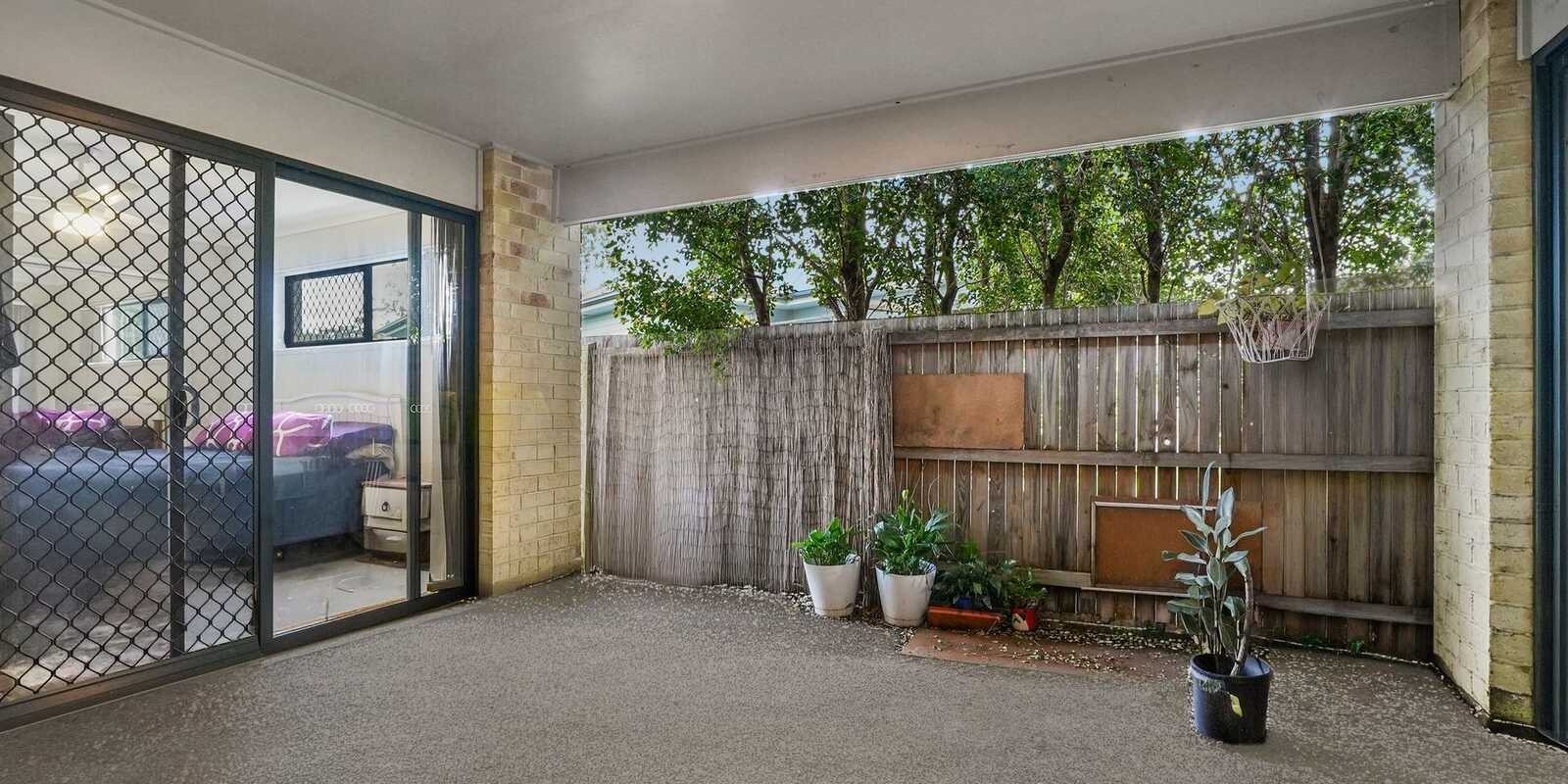 2/25 Lyndon Way Bellmere