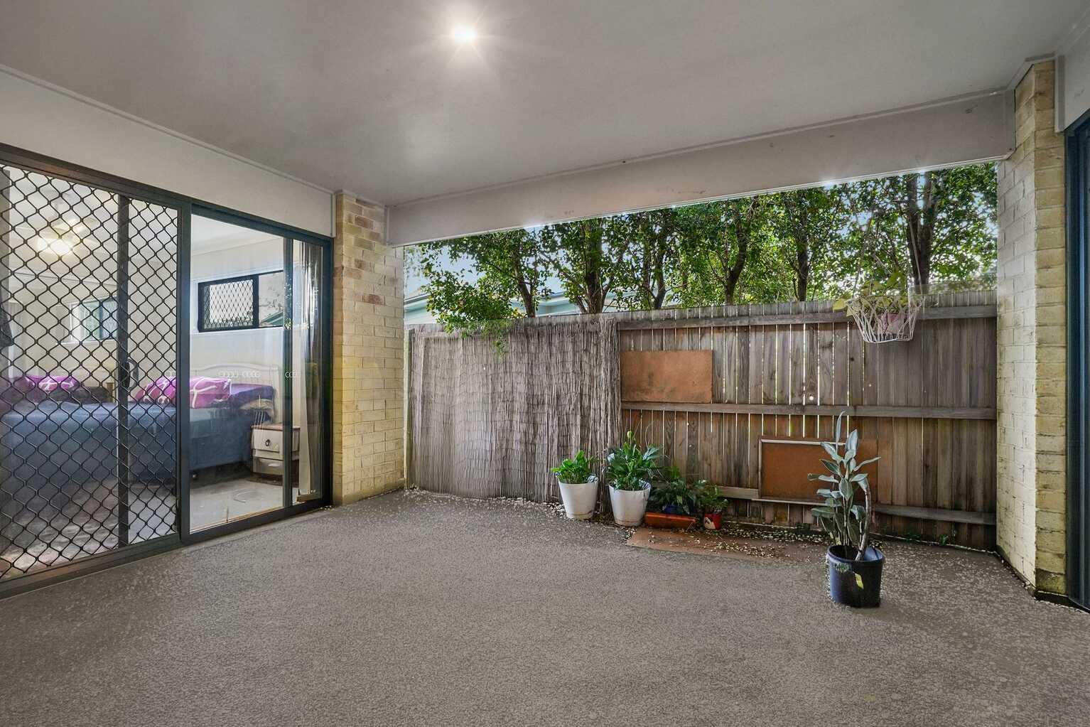2/25 Lyndon Way Bellmere