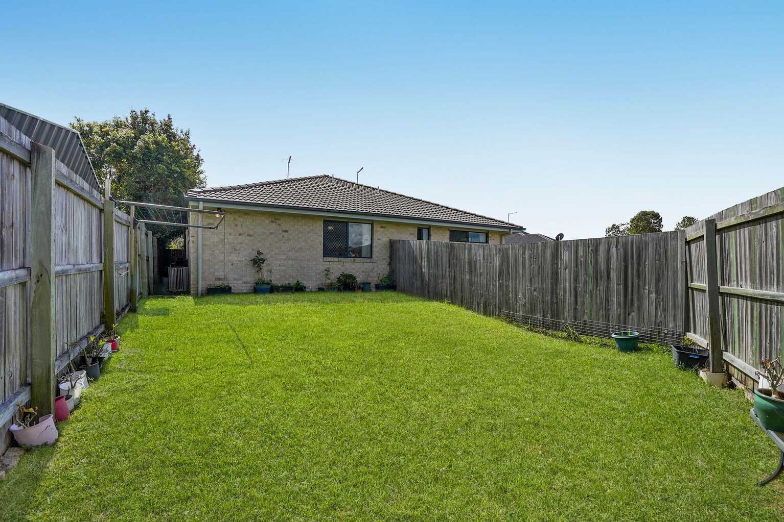 2/25 Lyndon Way Bellmere