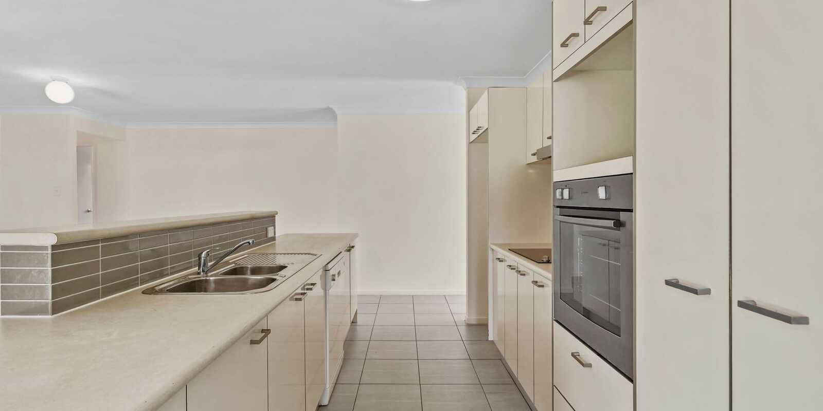 22 Piccadilly Street Bellmere