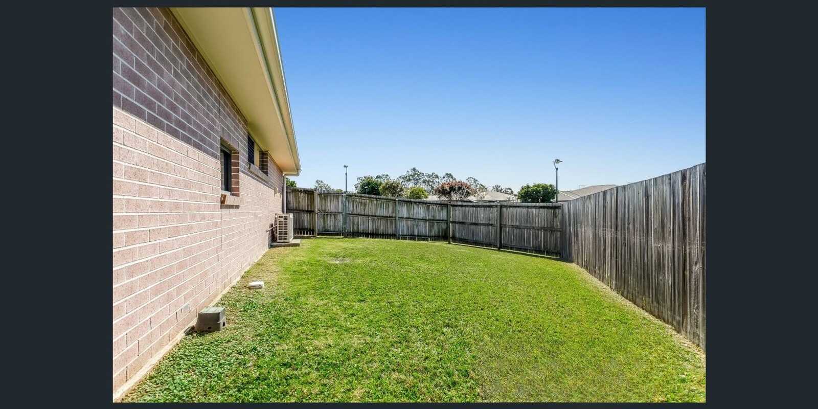 2/1 Nandina Court Morayfield