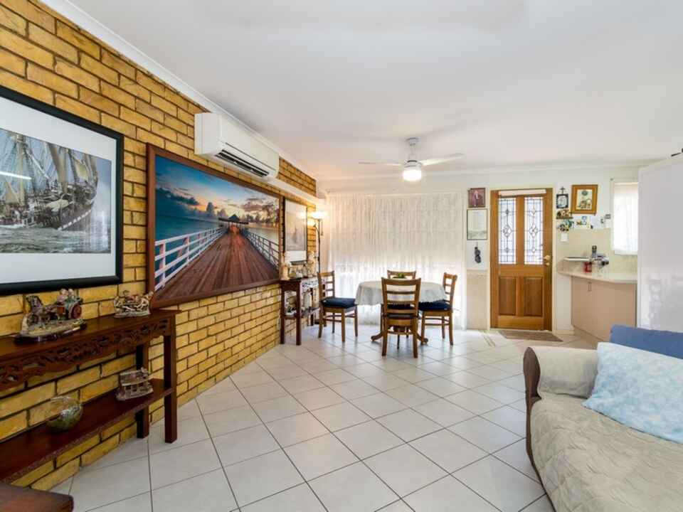 2/12 Charles Street Caboolture