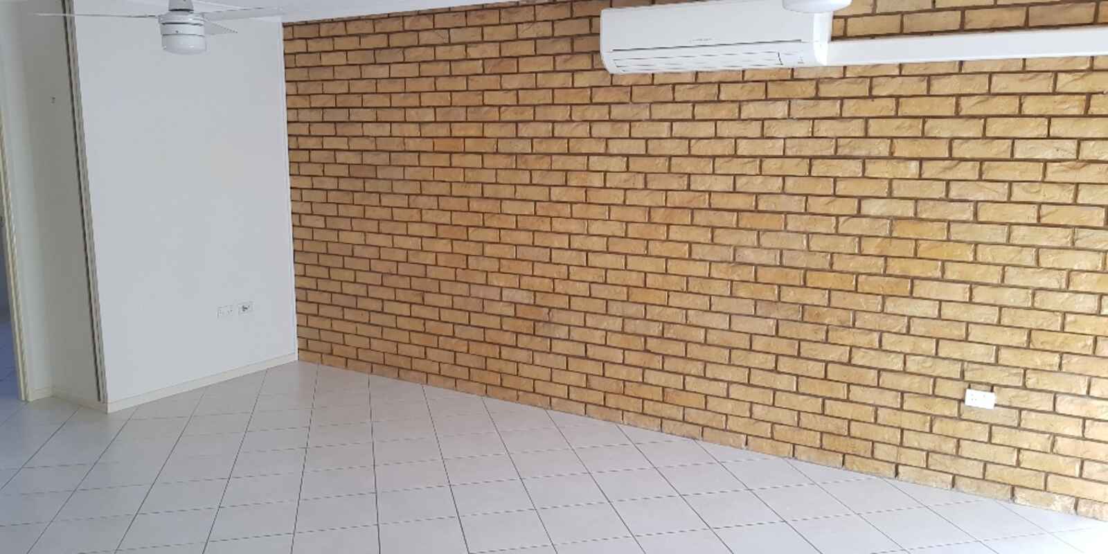 2/12 Charles Street Caboolture