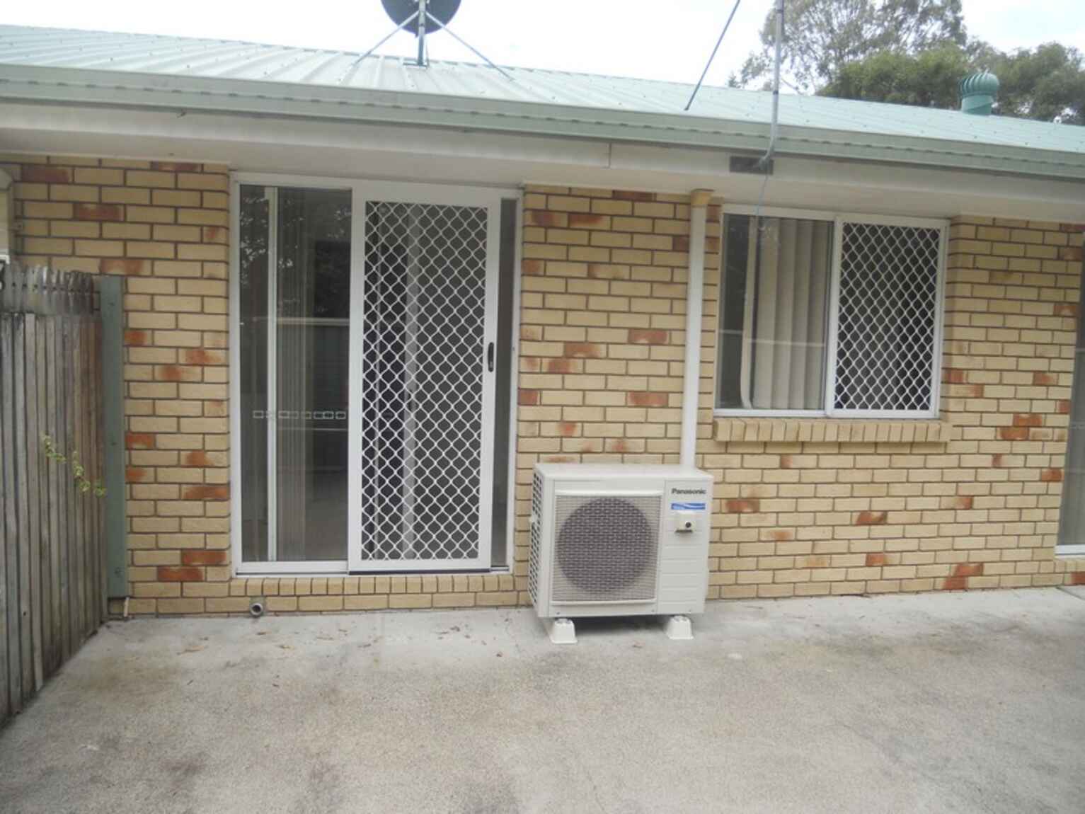 2/27 Manley Street Caboolture