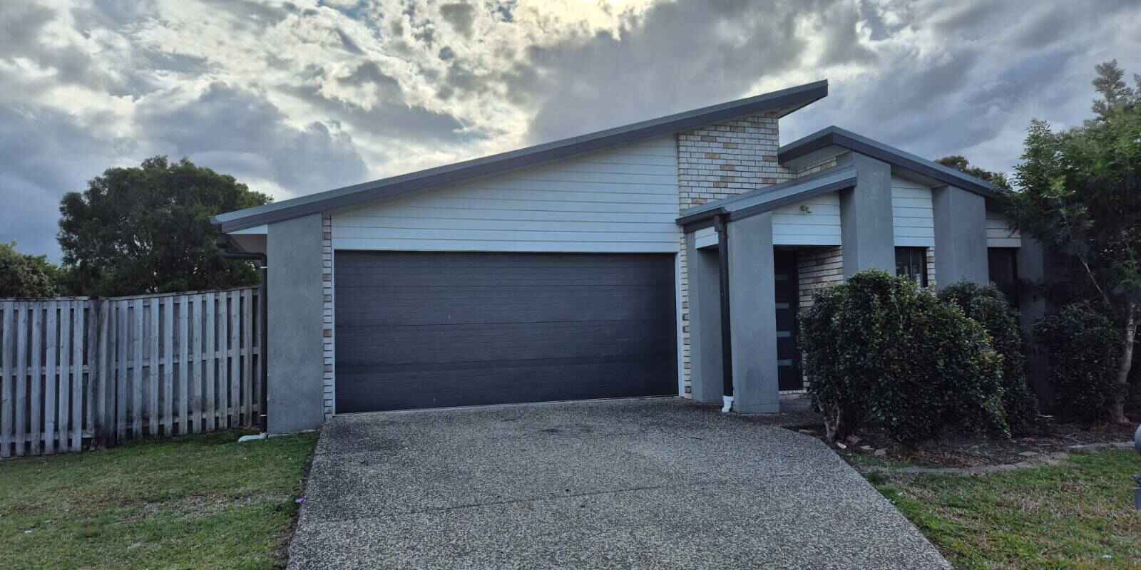 7 Dear Place Bellmere