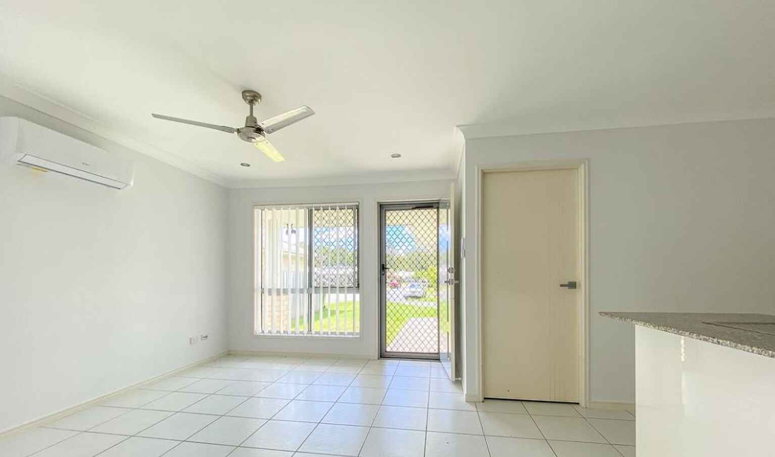 2/11 Thistle Street Upper Caboolture