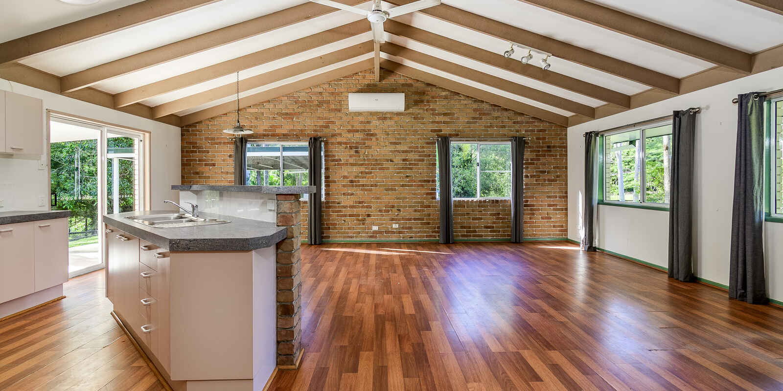 10 Harper Road Bellmere 10 Harper Road Bellmere