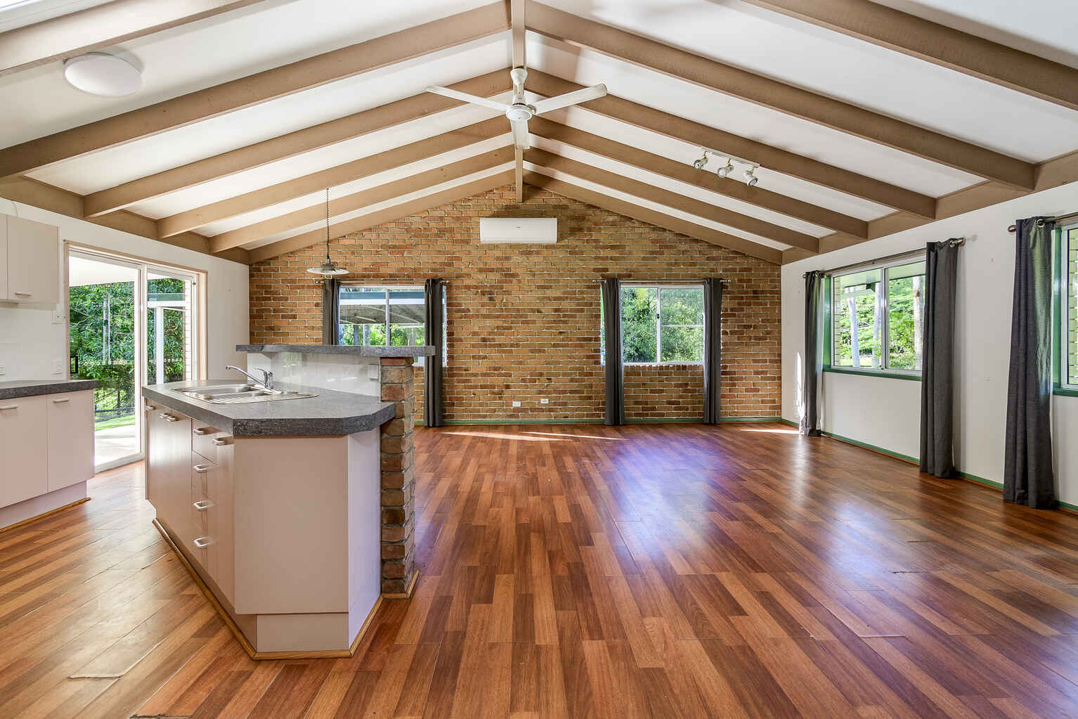 10 Harper Road Bellmere 10 Harper Road Bellmere