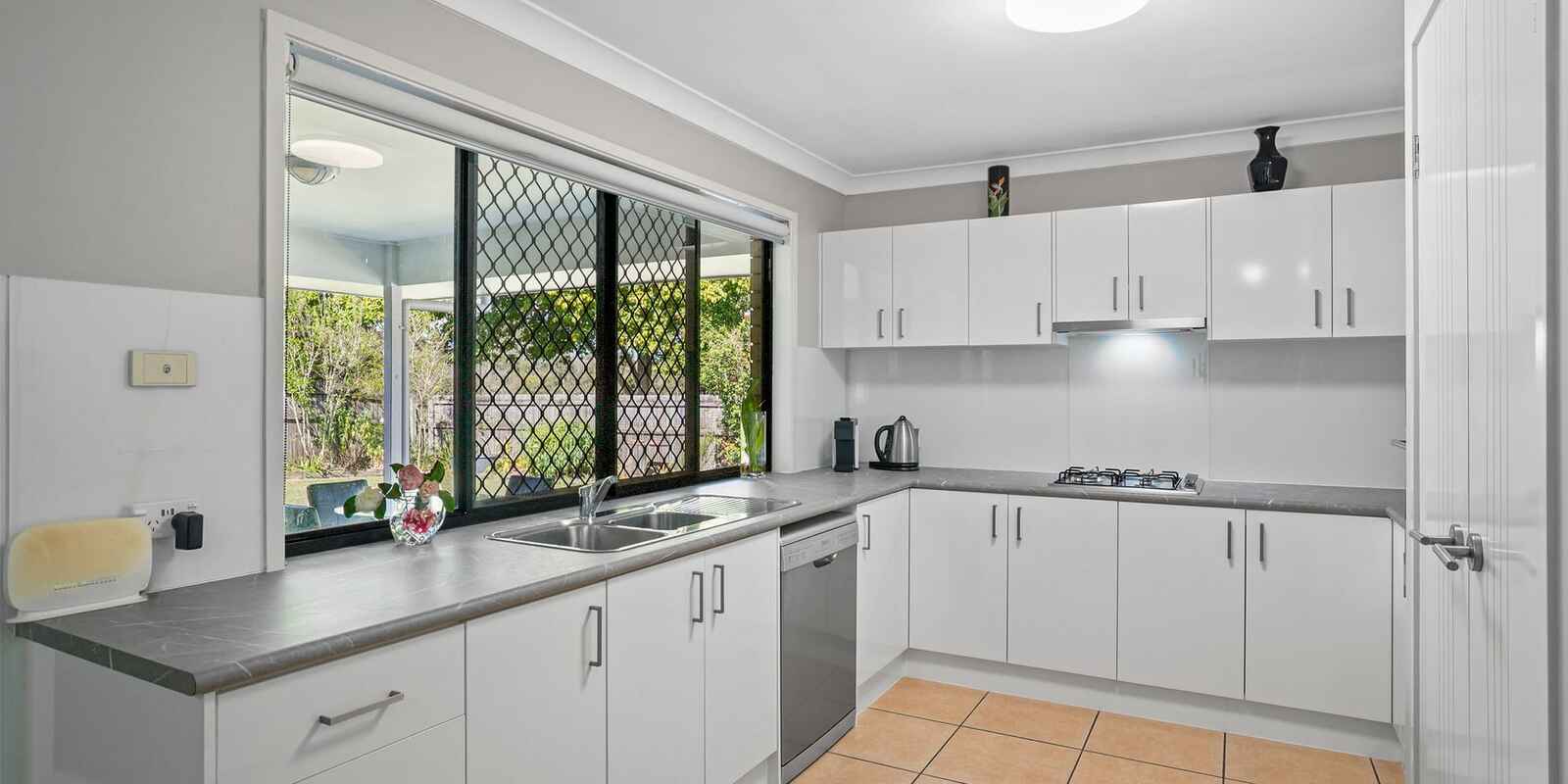 16 Lotus Avenue Bellmere