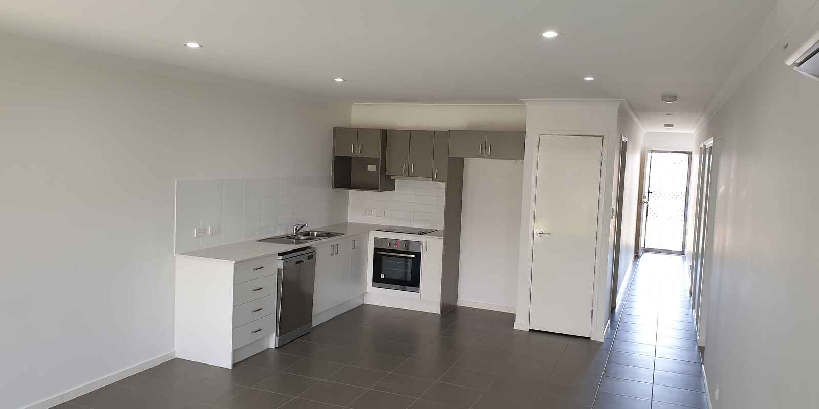1/6 Coach Road West Morayfield 1/6 Coach Road West Morayfield