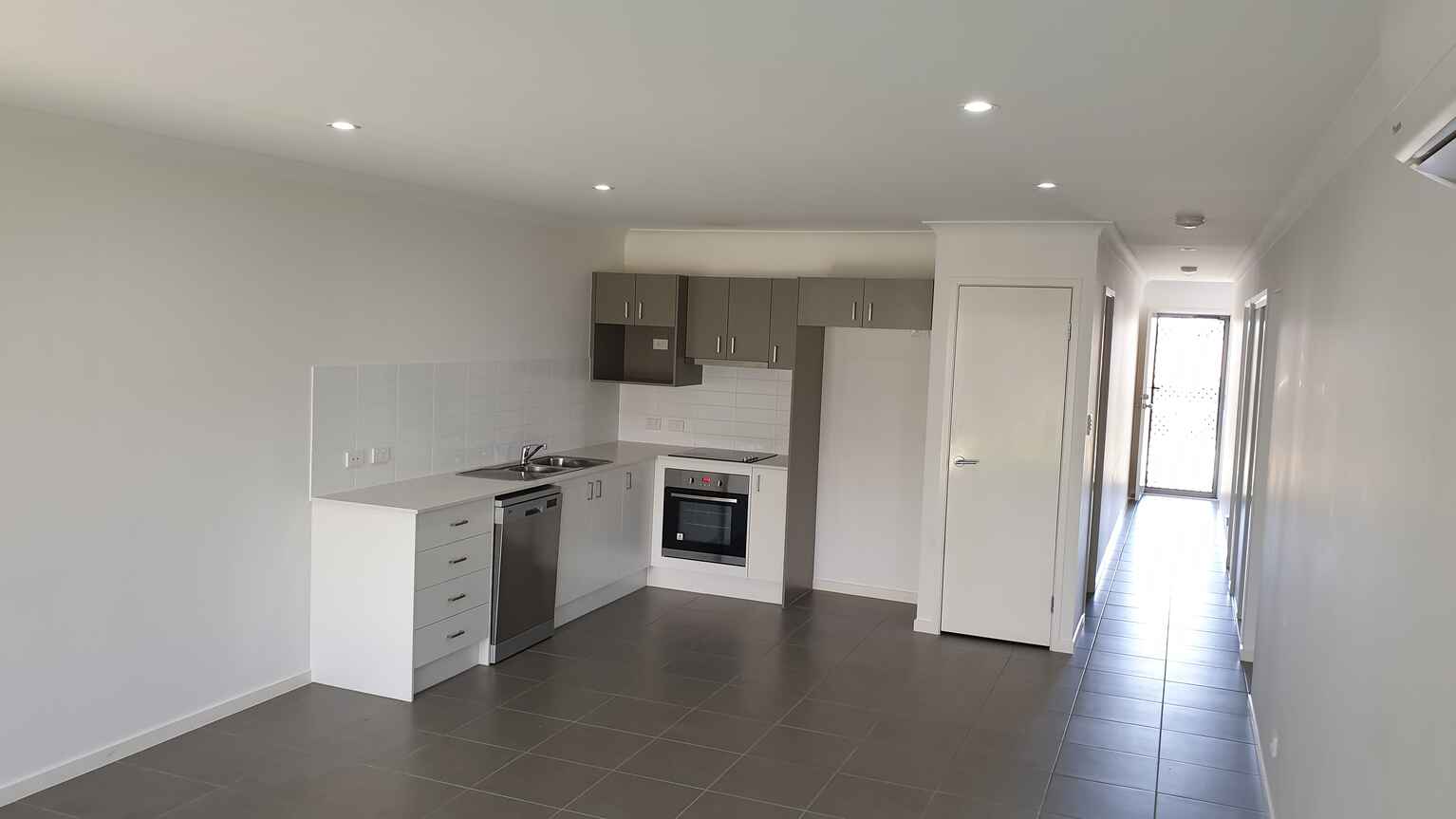1/6 Coach Road West Morayfield 1/6 Coach Road West Morayfield