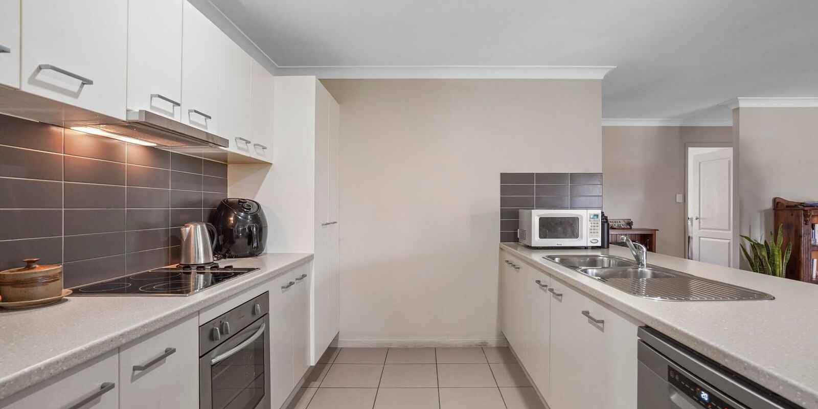 60 Coach Road West Morayfield