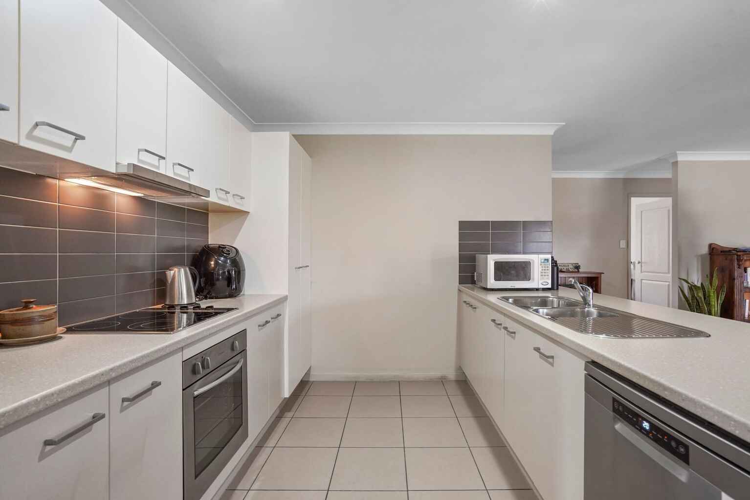 60 Coach Road West Morayfield