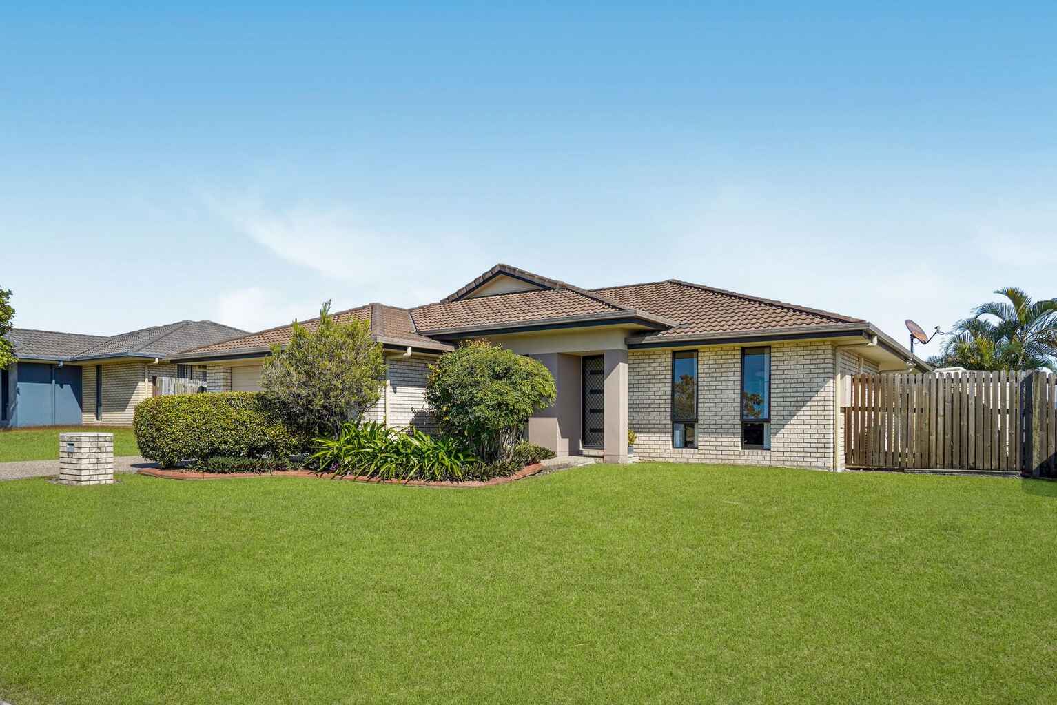 60 Coach Road West Morayfield