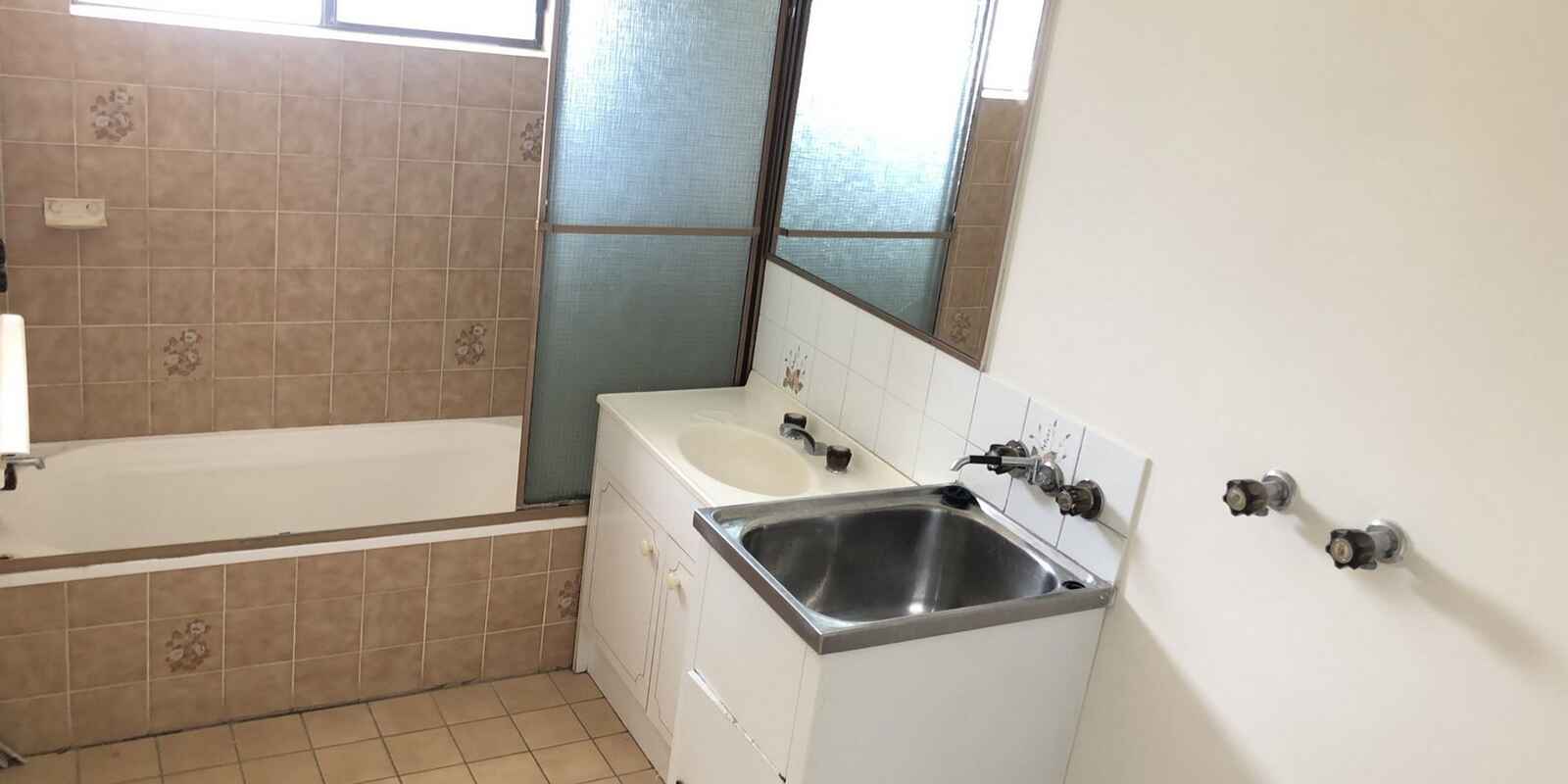 8/73-75 Lower King Street Caboolture