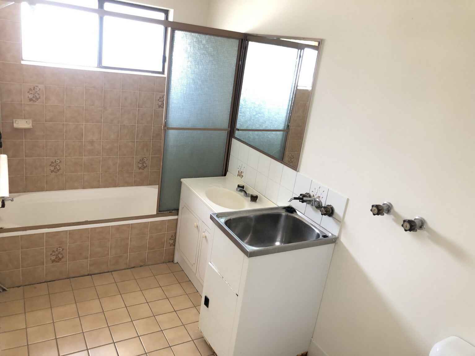 8/73-75 Lower King Street Caboolture