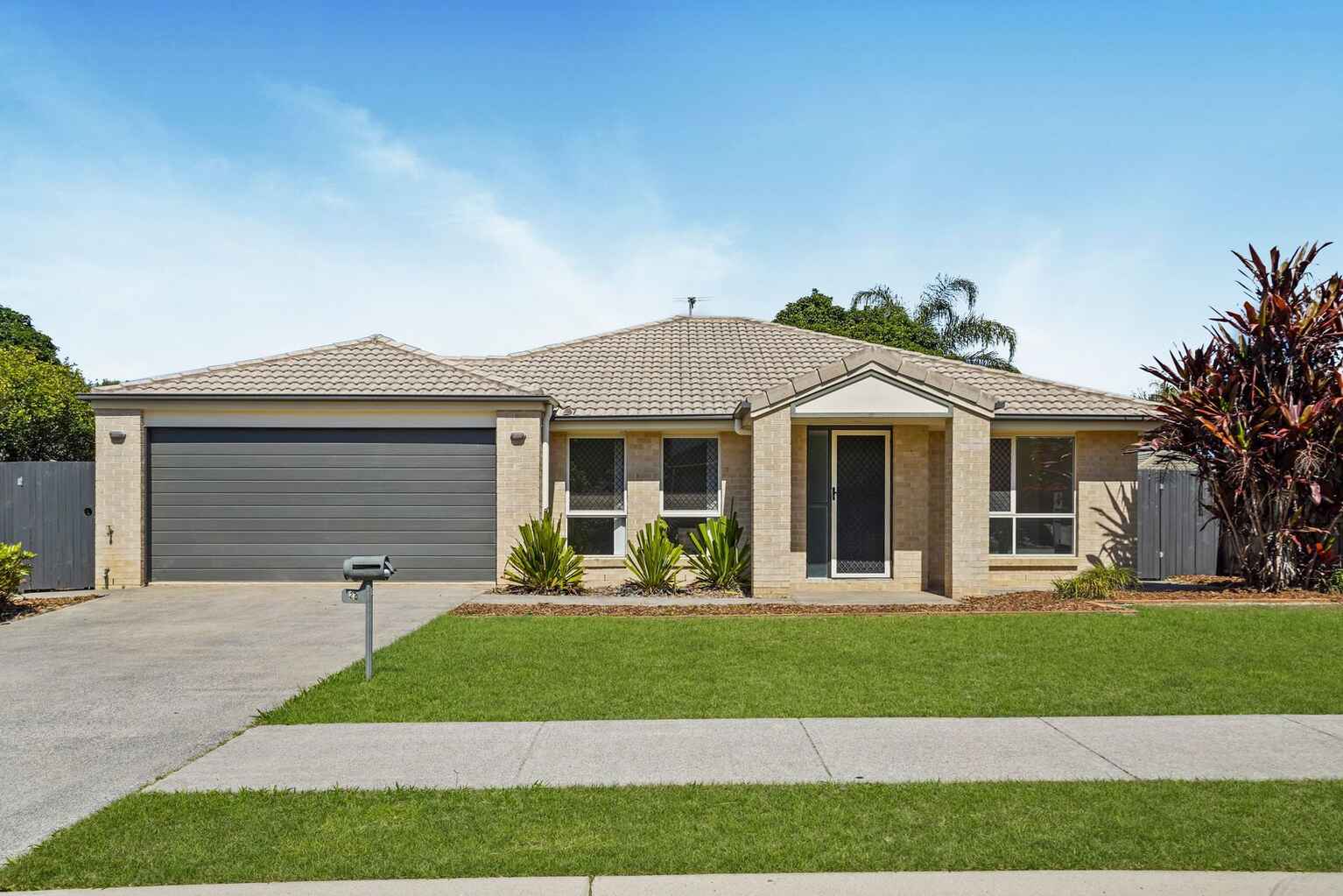 22 Piccadilly Street Bellmere