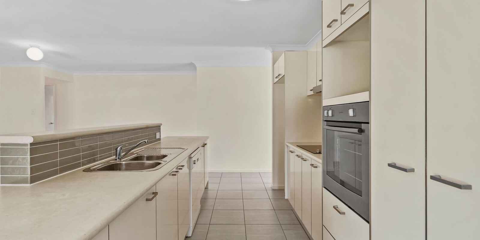 22 Piccadilly Street Bellmere