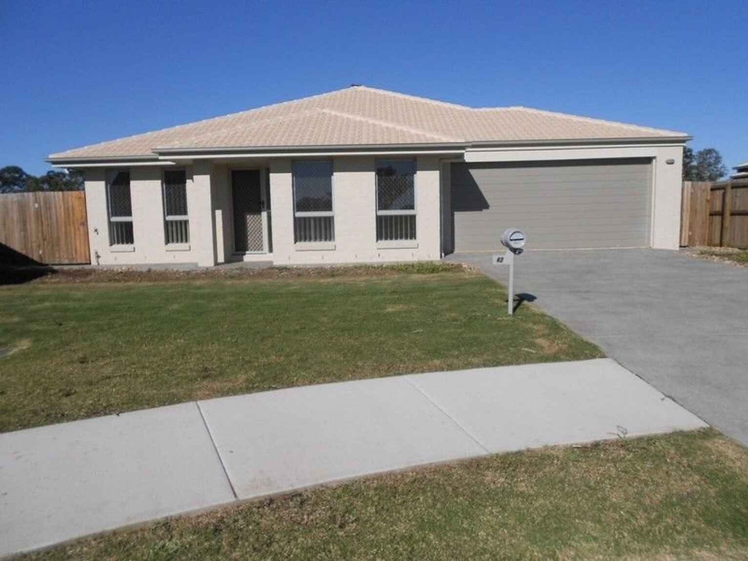 42 Piccadilly Street Bellmere