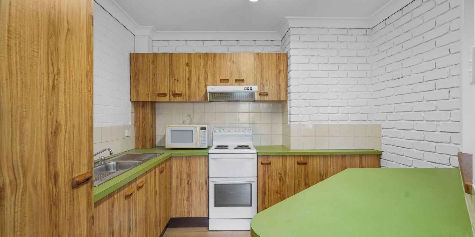 2/19 Lower King Street Caboolture