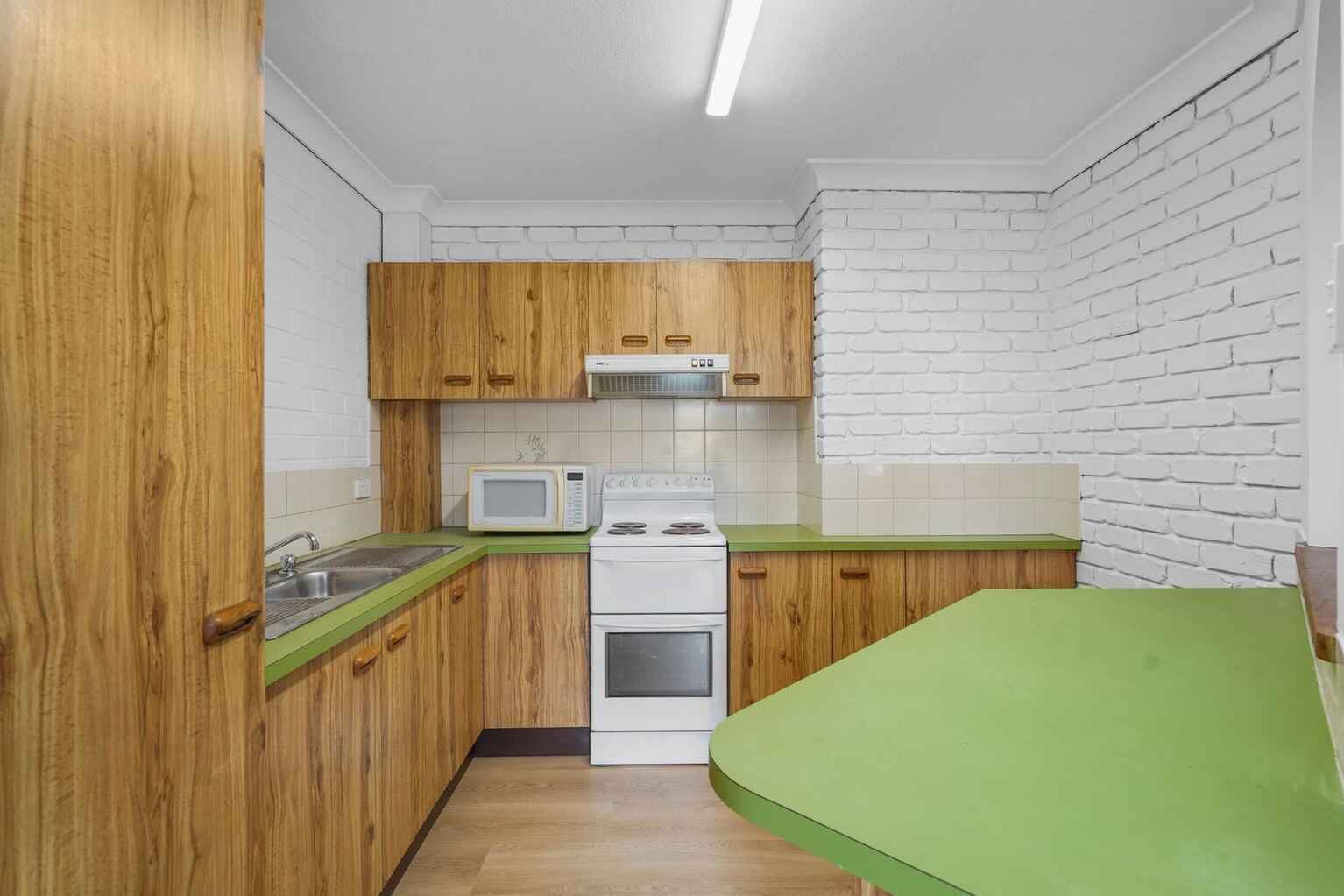 2/19 Lower King Street Caboolture
