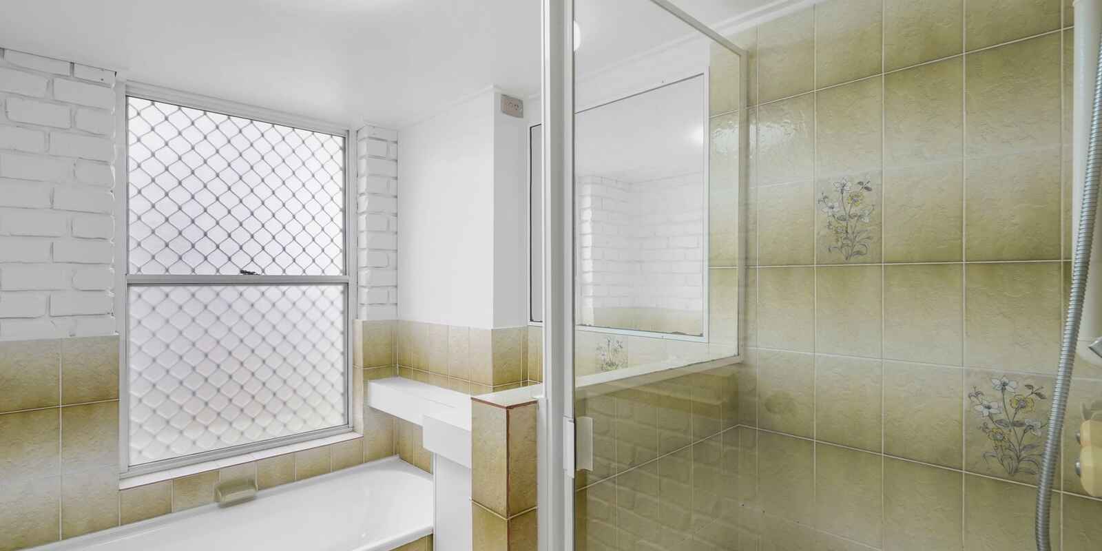 2/19 Lower King Street Caboolture