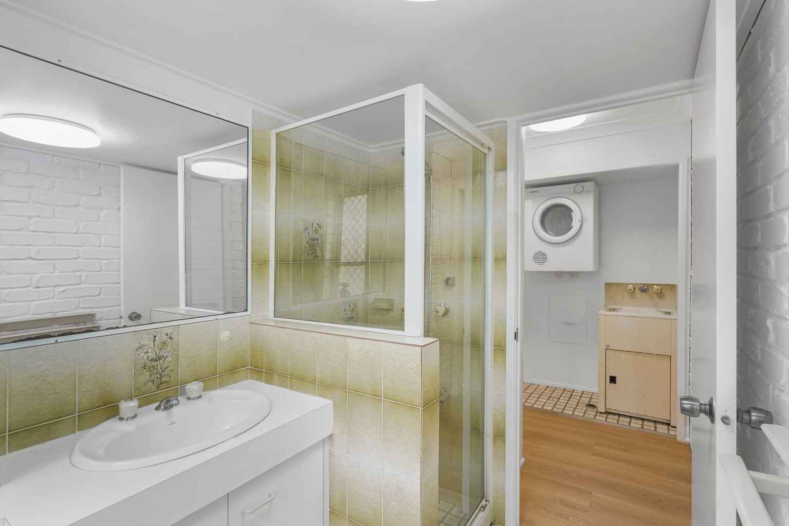 2/19 Lower King Street Caboolture