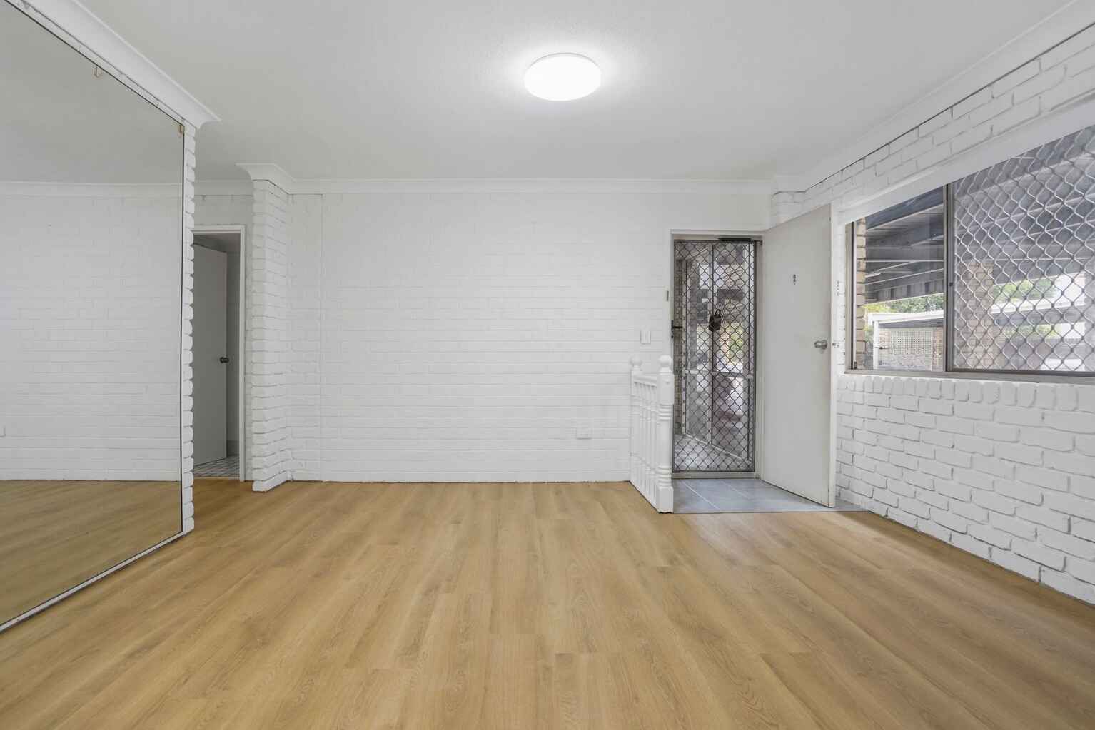 2/19 Lower King Street Caboolture