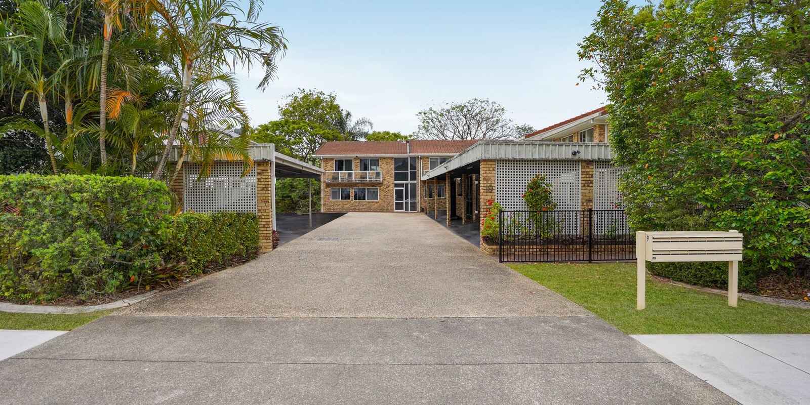 2/19 Lower King Street Caboolture