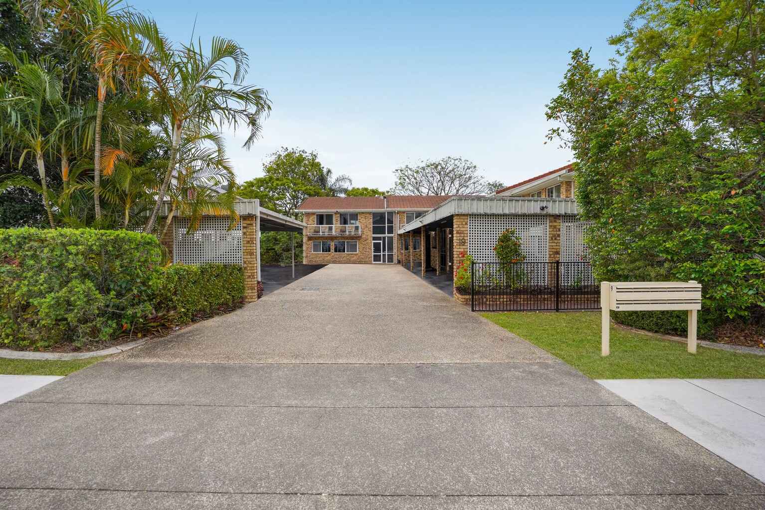2/19 Lower King Street Caboolture