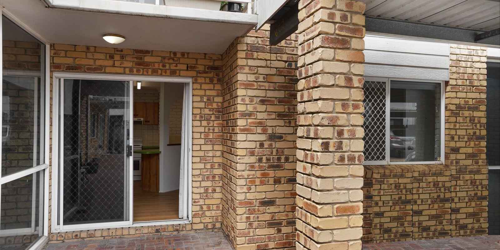 2/19 Lower King Street Caboolture