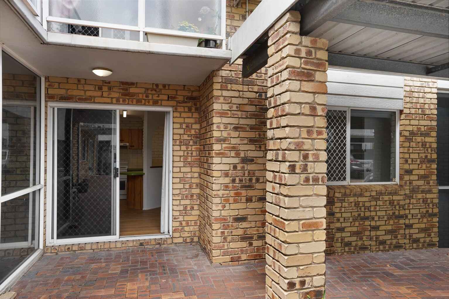 2/19 Lower King Street Caboolture